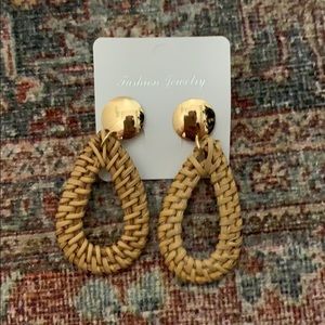 Tan rattan drop earrings